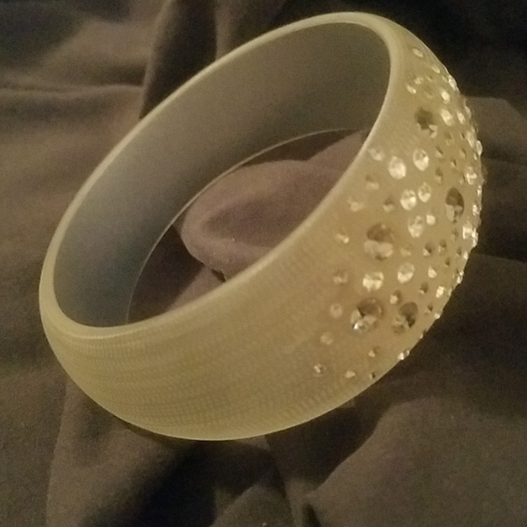 Frosted Grey Lucite Rhinestone Bangle - Picture 3 of 6